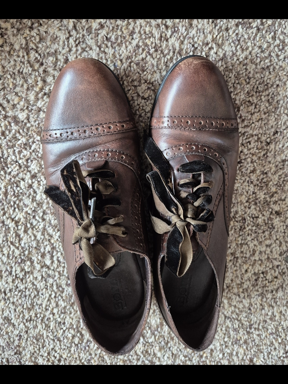 Born Women's Size 8.5 Brown Leather Brogue Derbys with Velvet Laces
